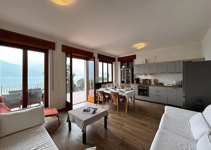 Casa Manzi - Larihome A95 アパート Pianello Del Lario